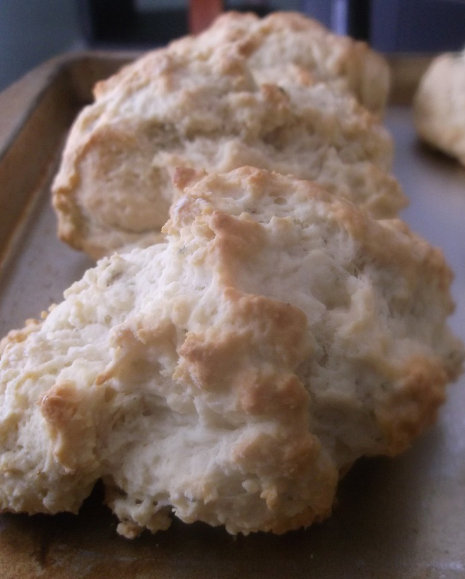 aromaticoldfashionedcheesedropbiscuits