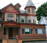 Chef buys Free Range Restaurant; <br>Proctorsville brew pub gets state tax incentive; <br>One Credit celebrates renovated Chester branch