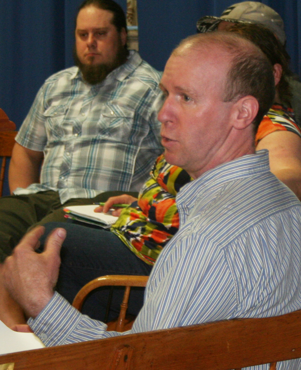 Todd Hindinger, representing the Dalio property owners, speaks with the DRB Monday night. Photo by Cynthia Prairie
