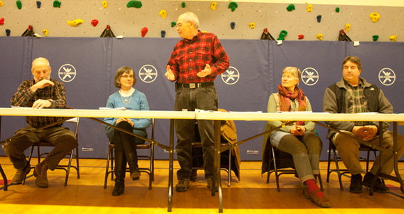 From left, candidates Al Sands and Cynthia Gibbs, Moderator Don Ross, and candidates Noralee Hall and Matt Siano.