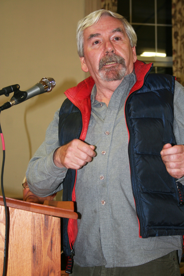 Ron Patch of the Chester Historical Society offers the Yosemite Firehouse to the town. Photos by Cynthia Prairie.